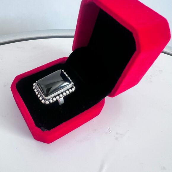 Sterling Silver .925 Bezel Set Black Onyx Statement Ring Size 6 - Picture 2 of 9